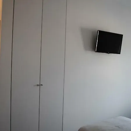 Konukevi Dolcelago Sirone