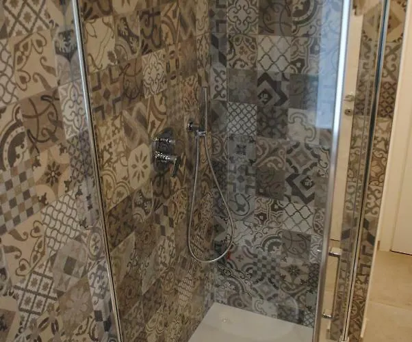 Affittacamere Dolcelago 3*